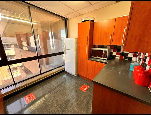 7,410M² OFFICE TO LET IN PARKTOWN